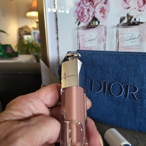 Dior makeup bag with makeup - Picture 4 of 7